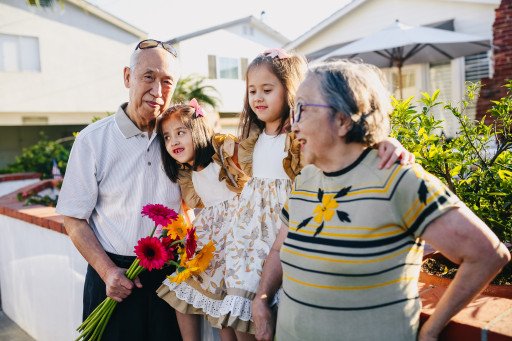 Essential Guide for Grandparents Raising Grandchildren: Overcoming Challenges and Thriving Together